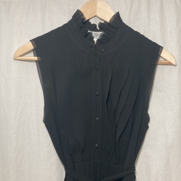 NWT Ann Taylor LOFT sleeveless black dress, ruffle collar, button front, size 4 - Picture 4 of 15